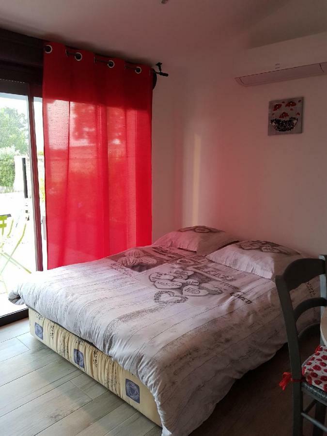 Gite Les Coquelicots 레드넌 외부 사진